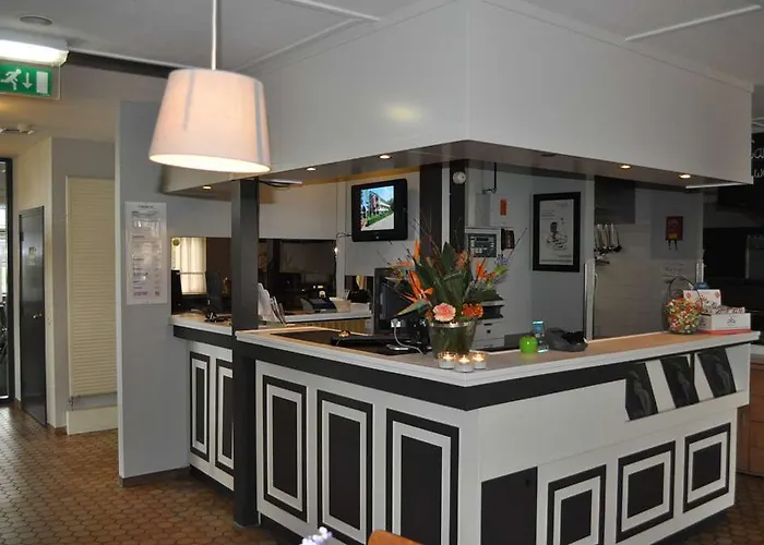 Campanile & Restaurant Oost Hotel