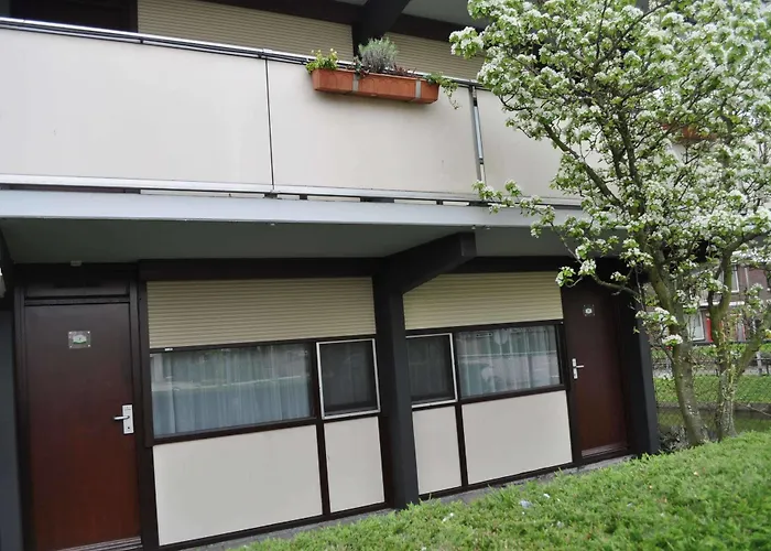 Campanile & Restaurant Oost Hotel 3*