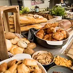 Campanile & Restaurant Oost 3*