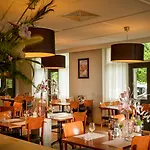 Campanile & Restaurant Oost Hotel 3*