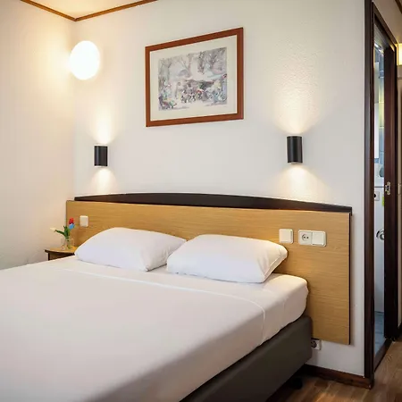 Campanile & Restaurant Oost Отель Роттердам