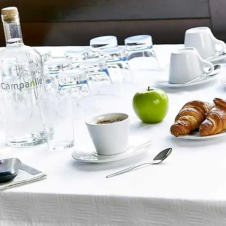호텔 Campanile & Restaurant Oost 3*