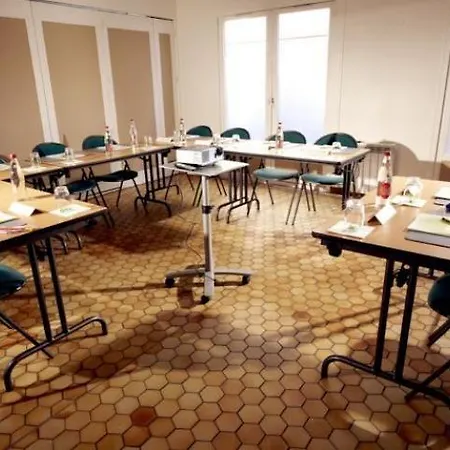 カンパニール ＆ レストラン オースト ホテル 3*