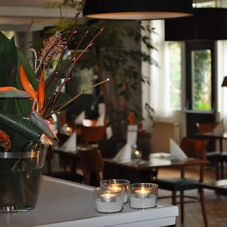 Campanile & Restaurant Oost Отель 3*