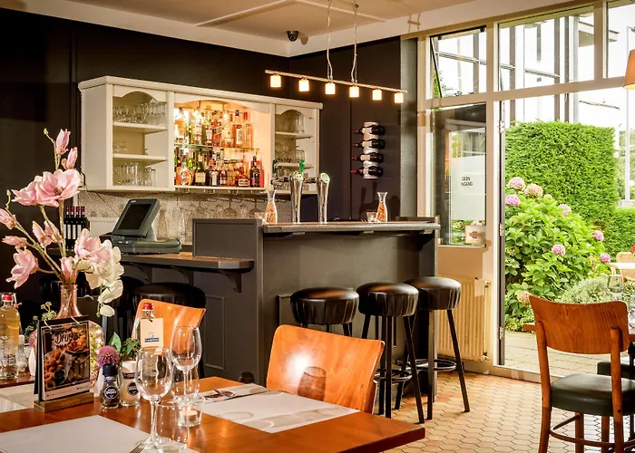 Campanile & Restaurant Oost Szálloda