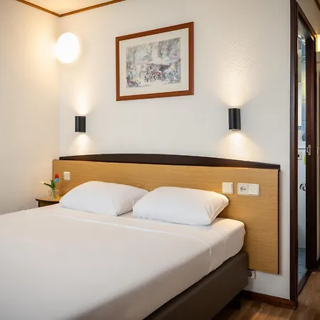 Hotel Campanile & Restaurant Oost 3*