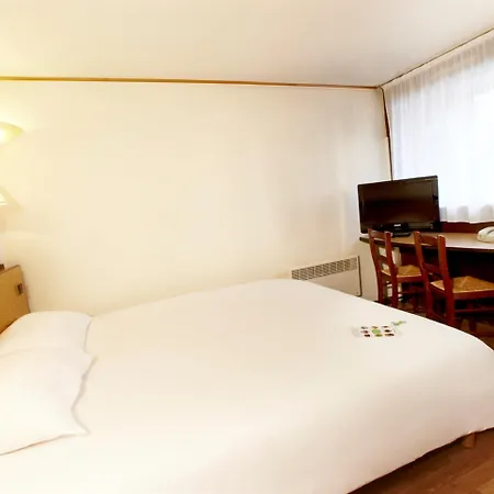 Campanile & Restaurant Oost 3*