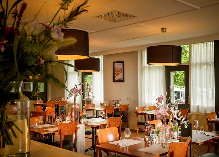 Campanile Hotel&restaurant Oost Hotel 3*